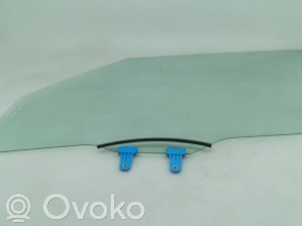 Suzuki Swift III Front door window glass four-door 
