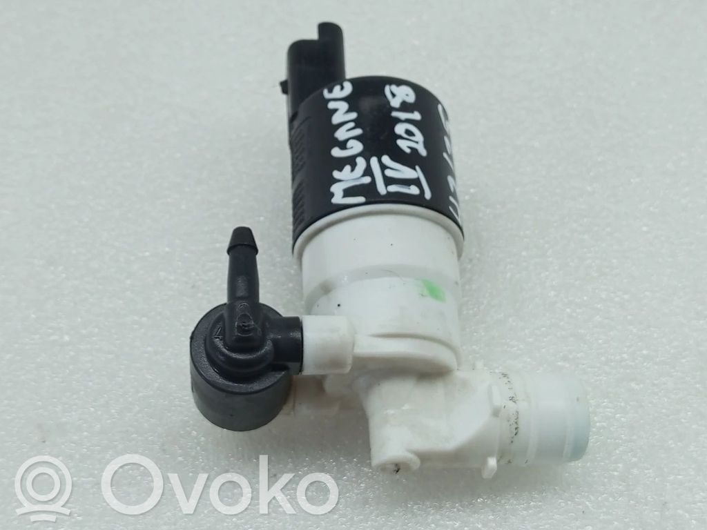 Renault Megane IV Windscreen/windshield washer pump 