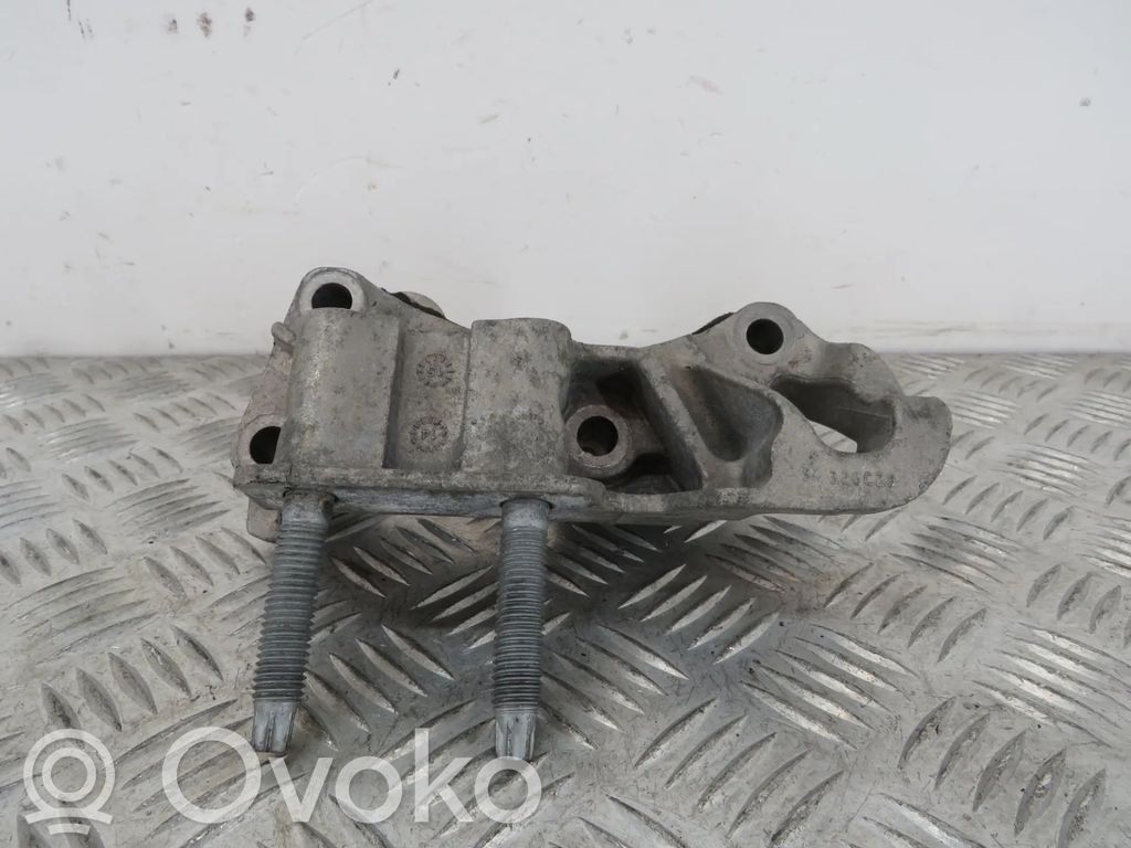 Peugeot 508 Engine mount bracket 