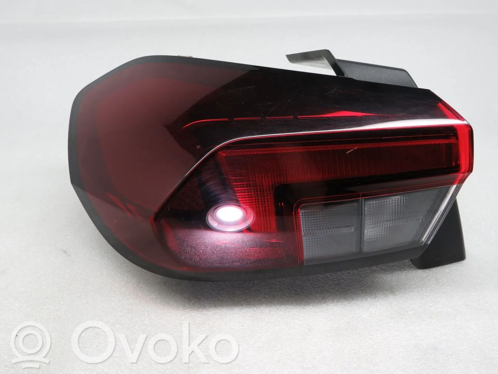 Opel Corsa F Luci posteriori del portellone del bagagliaio 