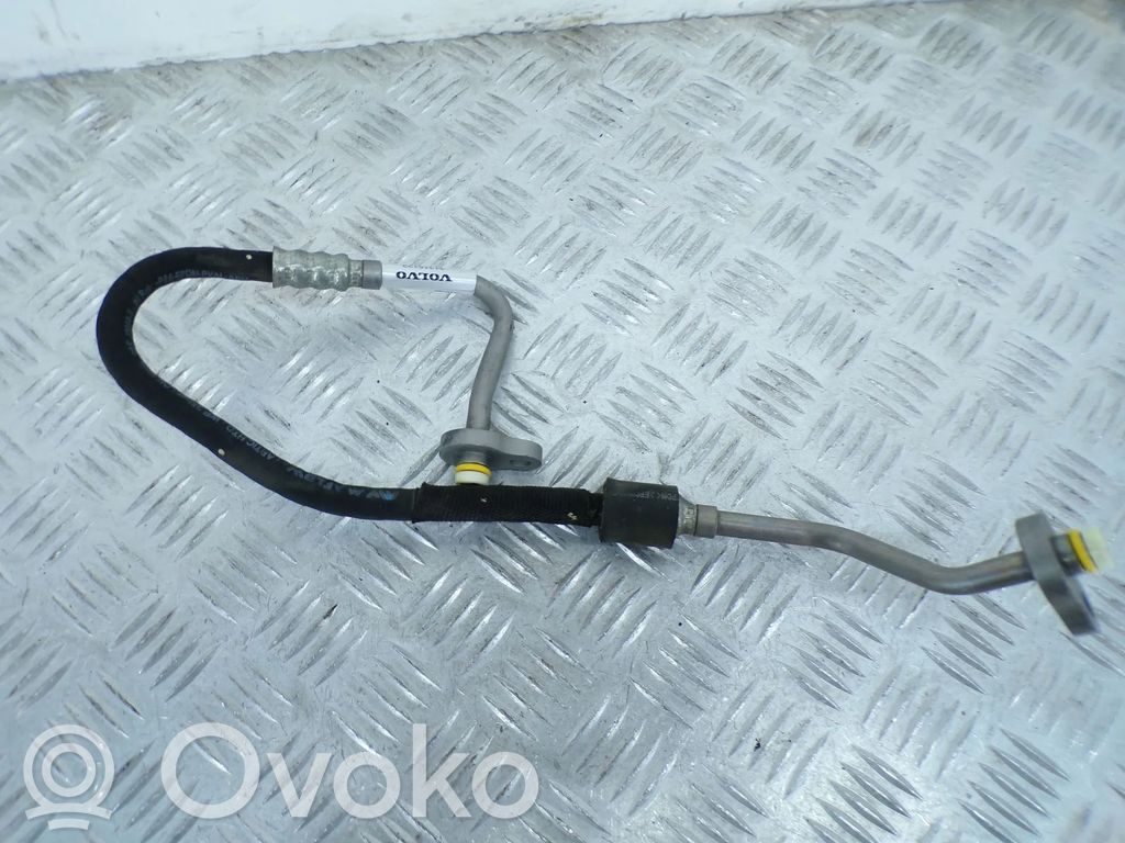 Ilmastointilaitteen putki (A/C)   31315122