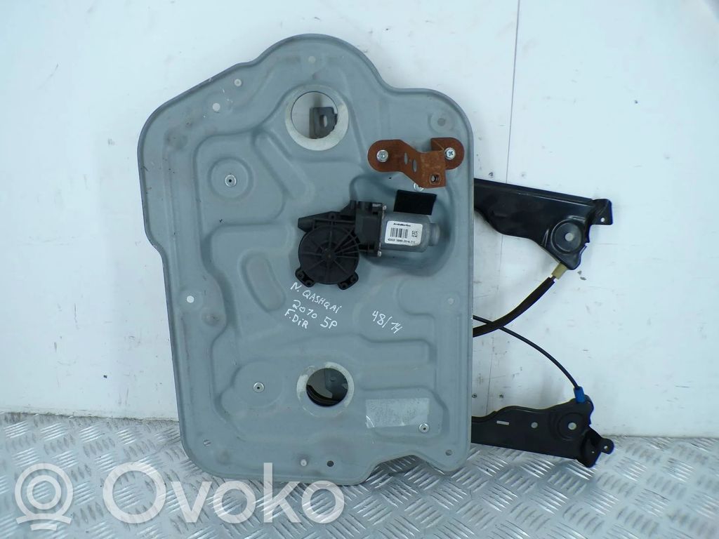 Nissan Qashqai+2 Meccanismo di sollevamento del finestrino anteriore senza motorino