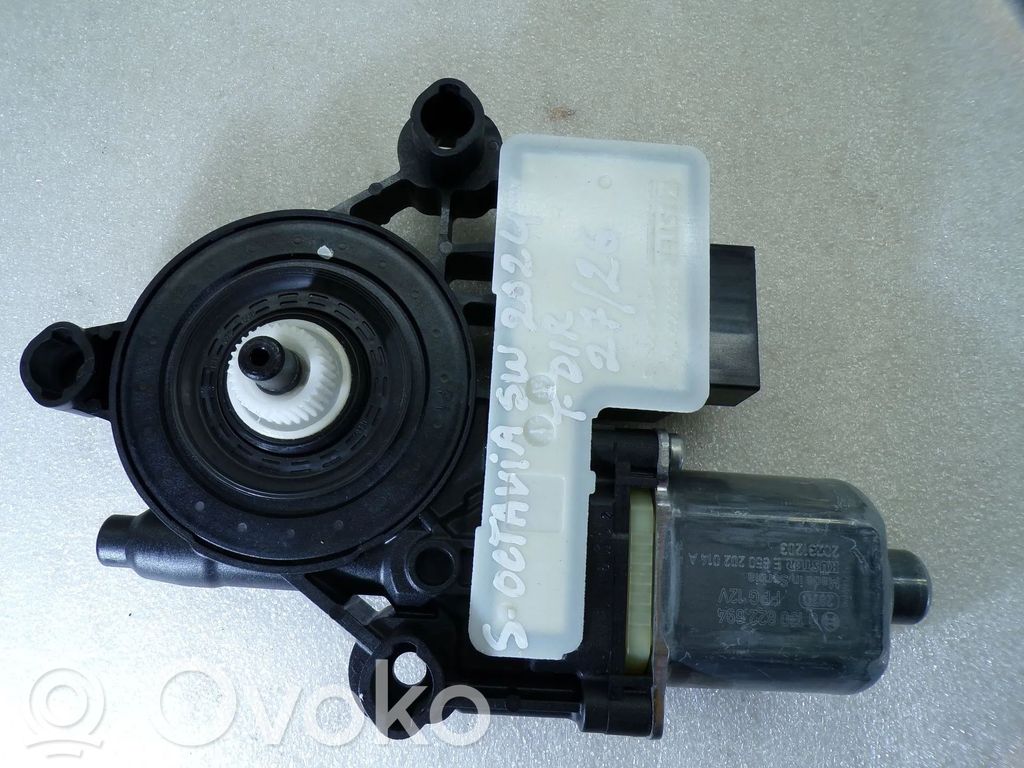 Skoda Octavia Mk4 Silniczek podnoszenia szyby drzwi tylnych