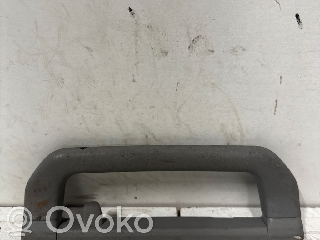 Rankenėlė galinė   8102403