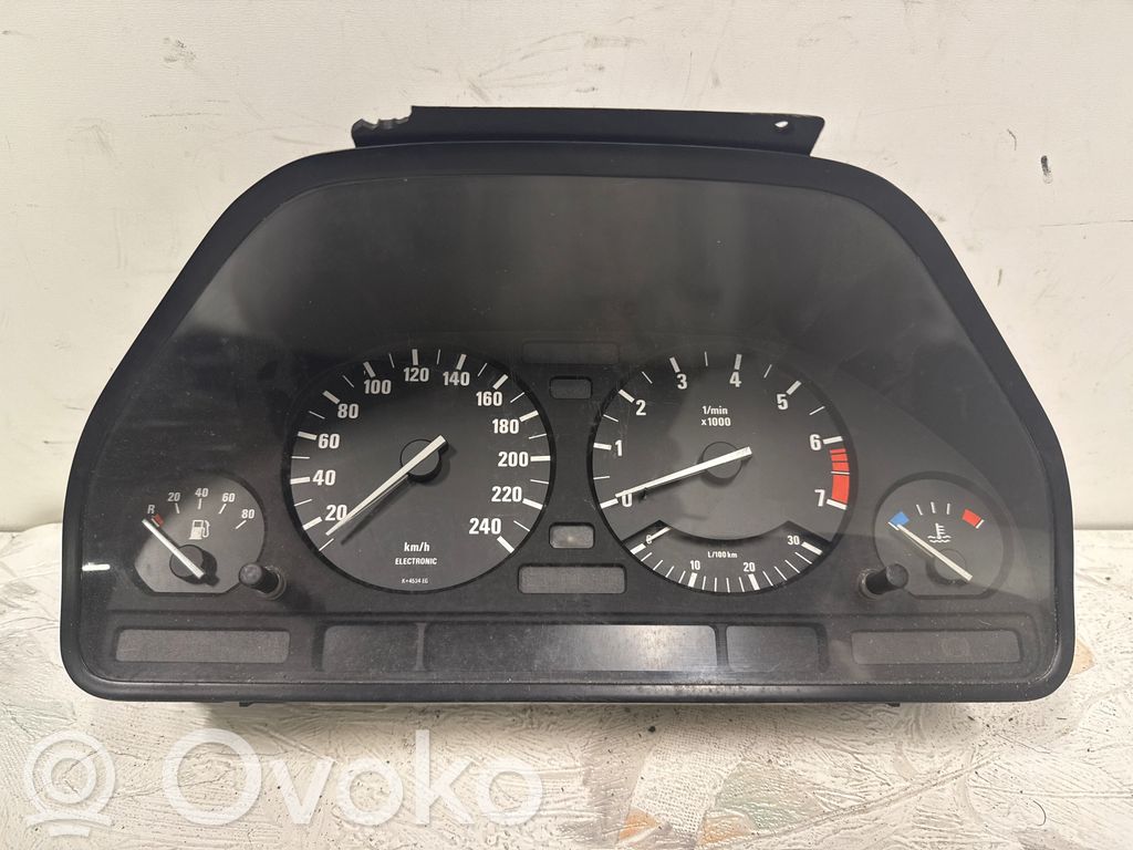 BMW 5 E34 Nopeusmittari (mittaristo) 