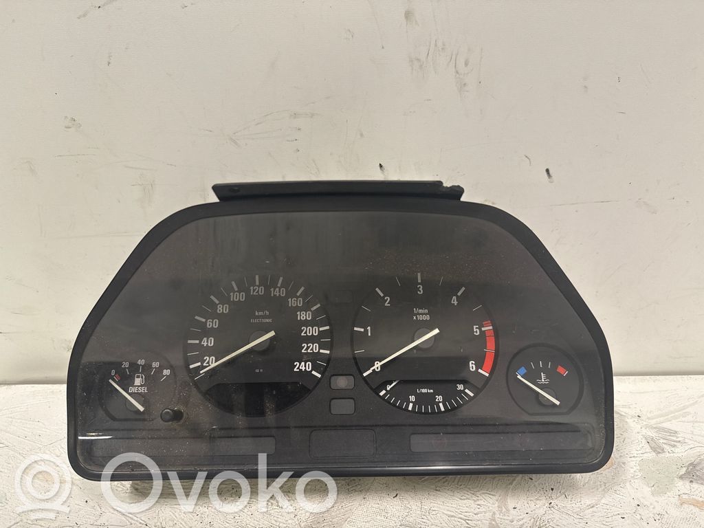 Speedometer (instrument cluster)   8361124,6160531018