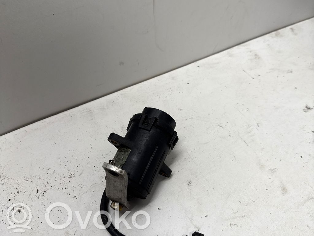 Accelerator throttle pedal