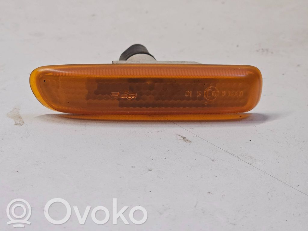 Front fender indicator light   63138370719