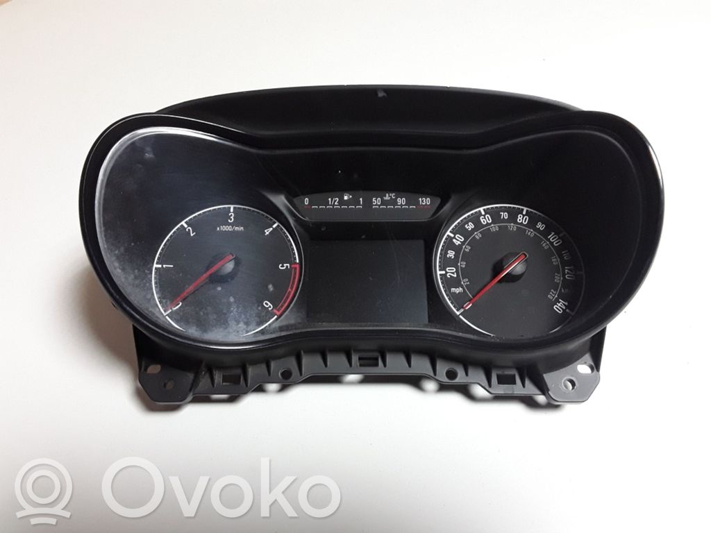 Opel Corsa E Nopeusmittari (mittaristo) 