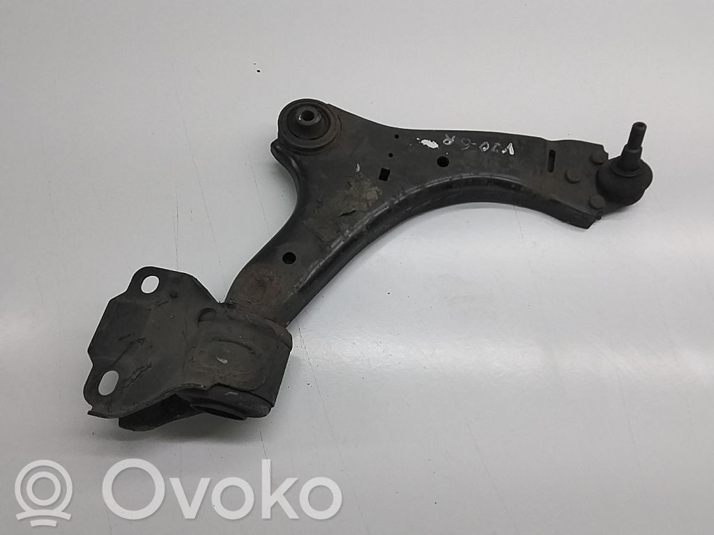 Volvo V70 Front lower control arm/wishbone 