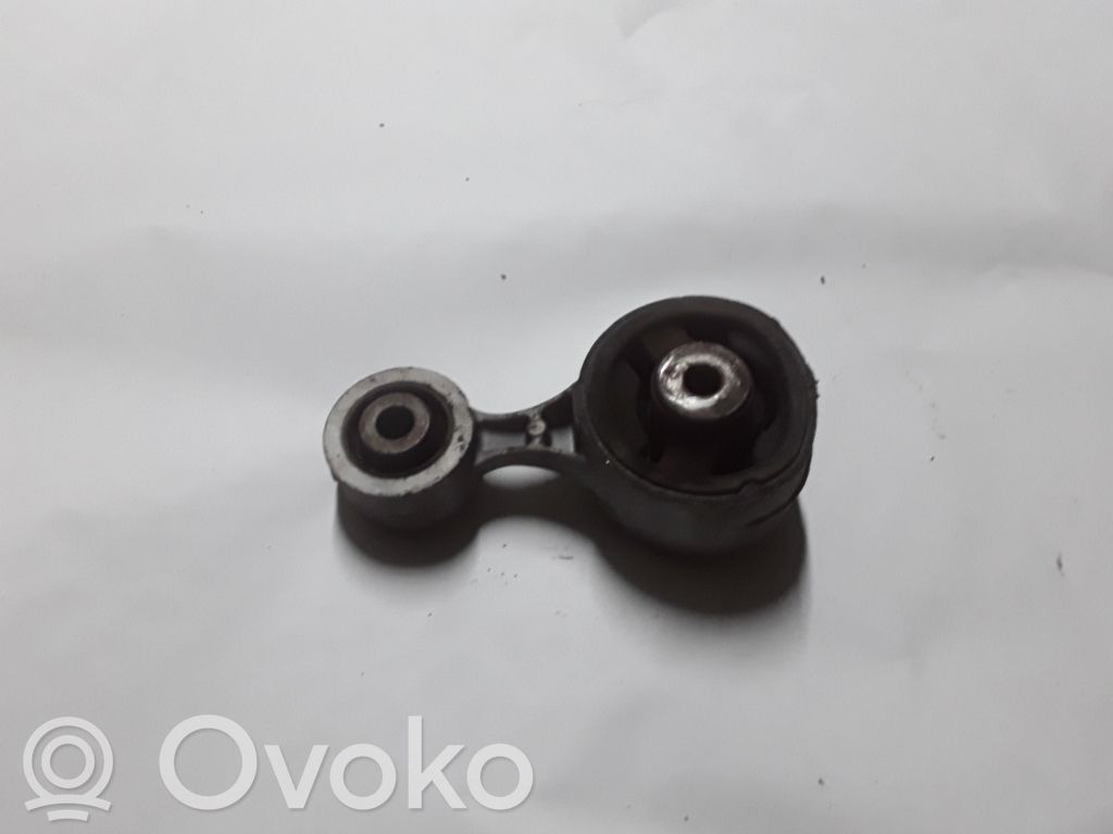 Honda CR-V Engine mount bracket 
