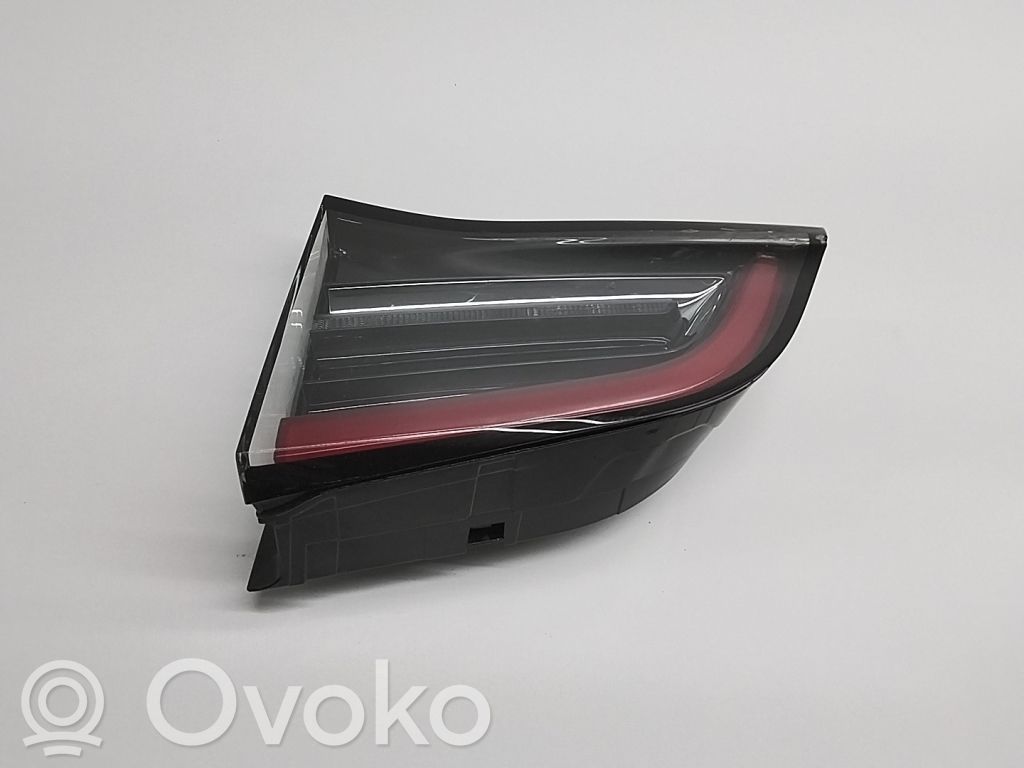 Tesla Model Y Tailgate rear/tail lights 
