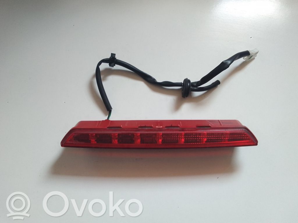 KIA Sportage Third/center stoplight 