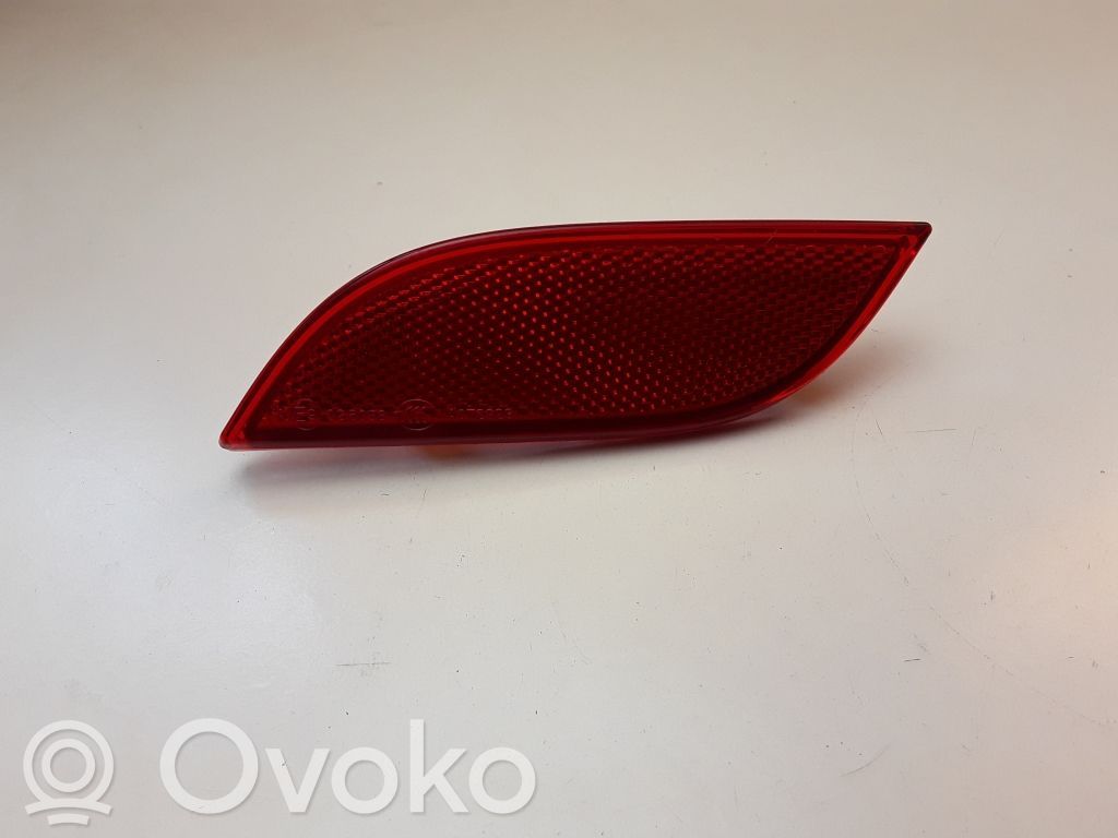 Audi A1 Aizmugurē atstarotājs 