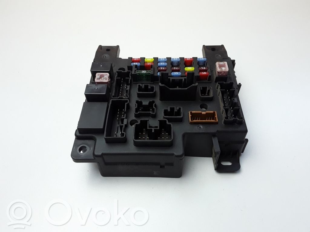 Citroen C-Crosser Fuse module 