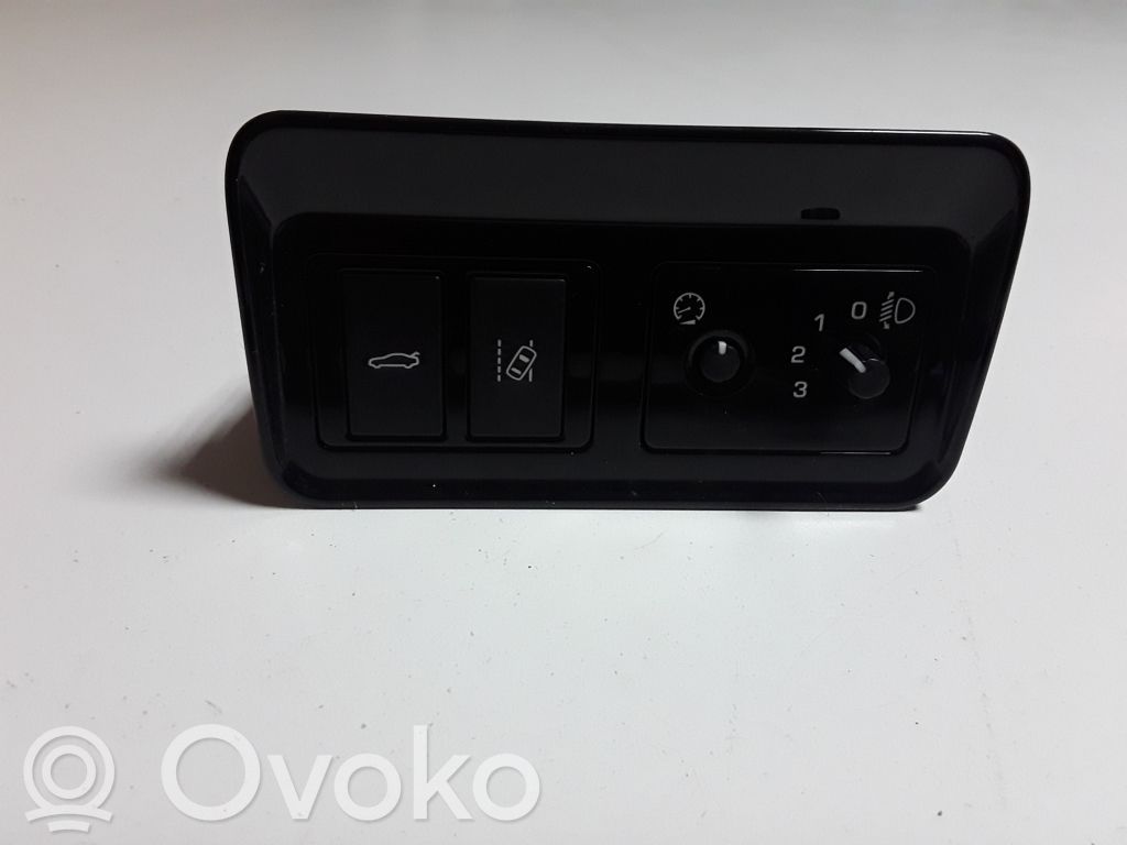 Jaguar XE Light switch 