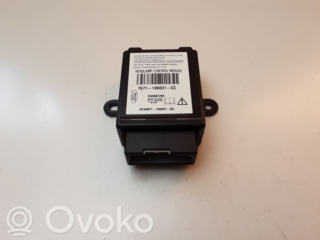 Ford Kuga II Light module LCM 