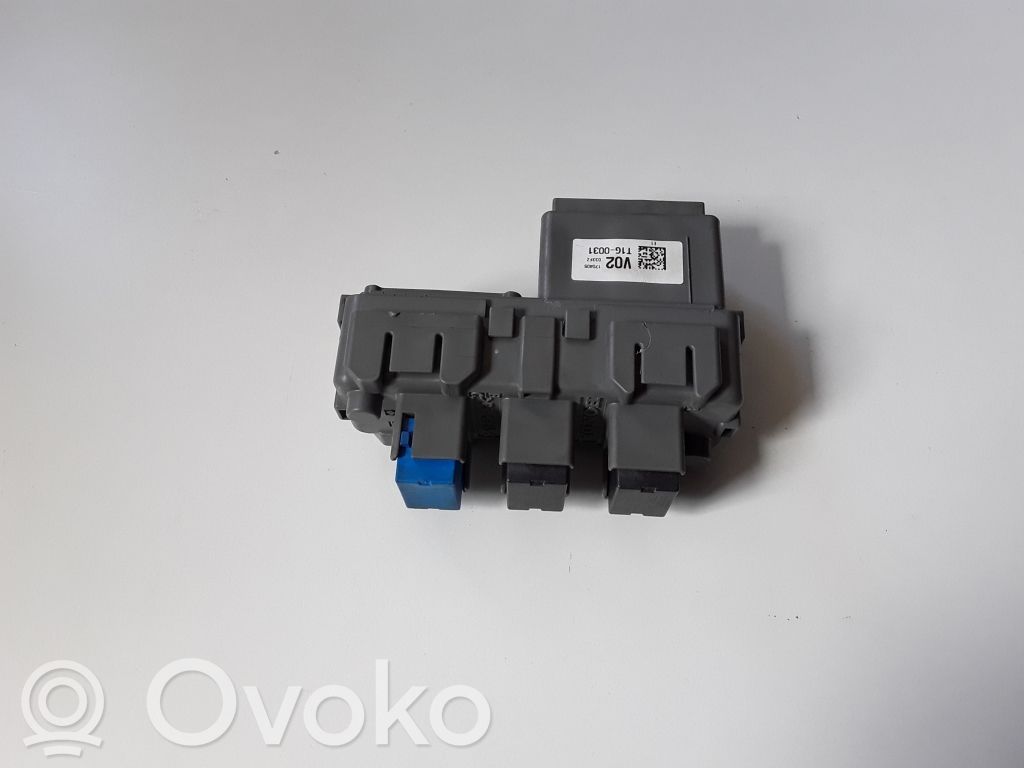 Honda CR-V Ramka / Moduł bezpieczników 