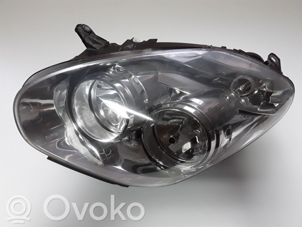 Opel Combo D Phare frontale 