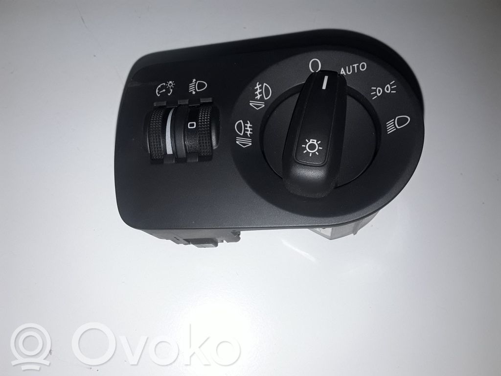 Audi Q3 8U Light switch 