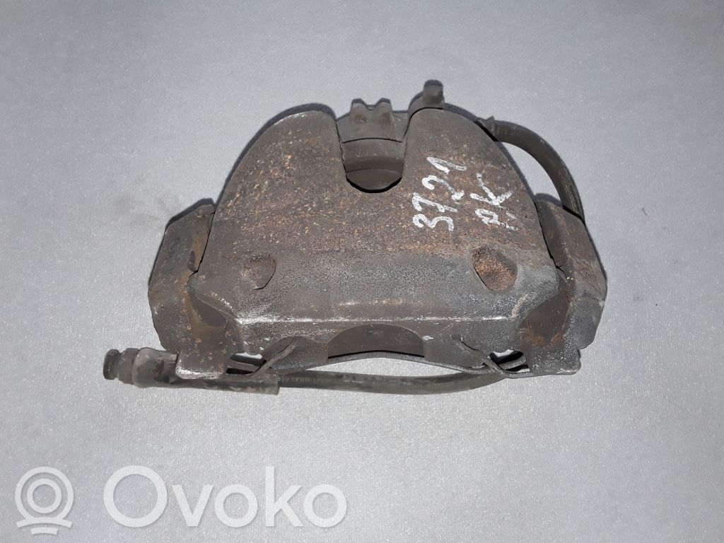 Opel Corsa E Передний суппорт 