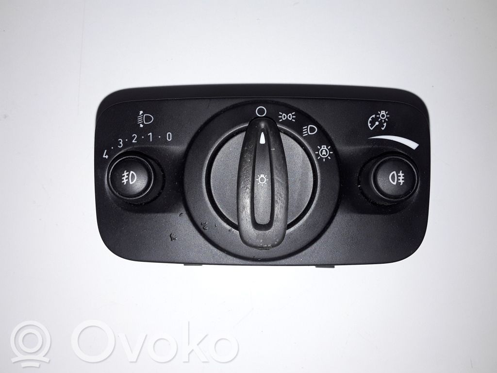 Ford Ecosport Light switch 