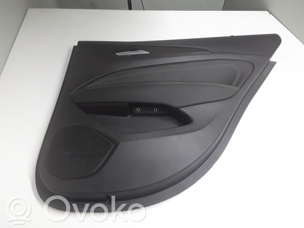 Opel Insignia B Boczki / Poszycie drzwi tylnych 