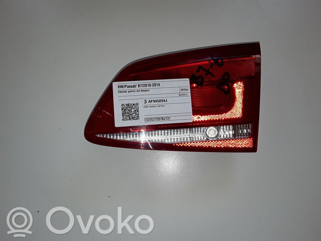Volkswagen PASSAT B7 Lampy tylnej klapy bagażnika 