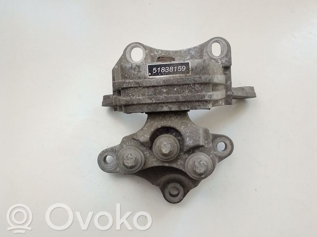 Alfa Romeo Giulietta Moottorin kiinnikekorvake 