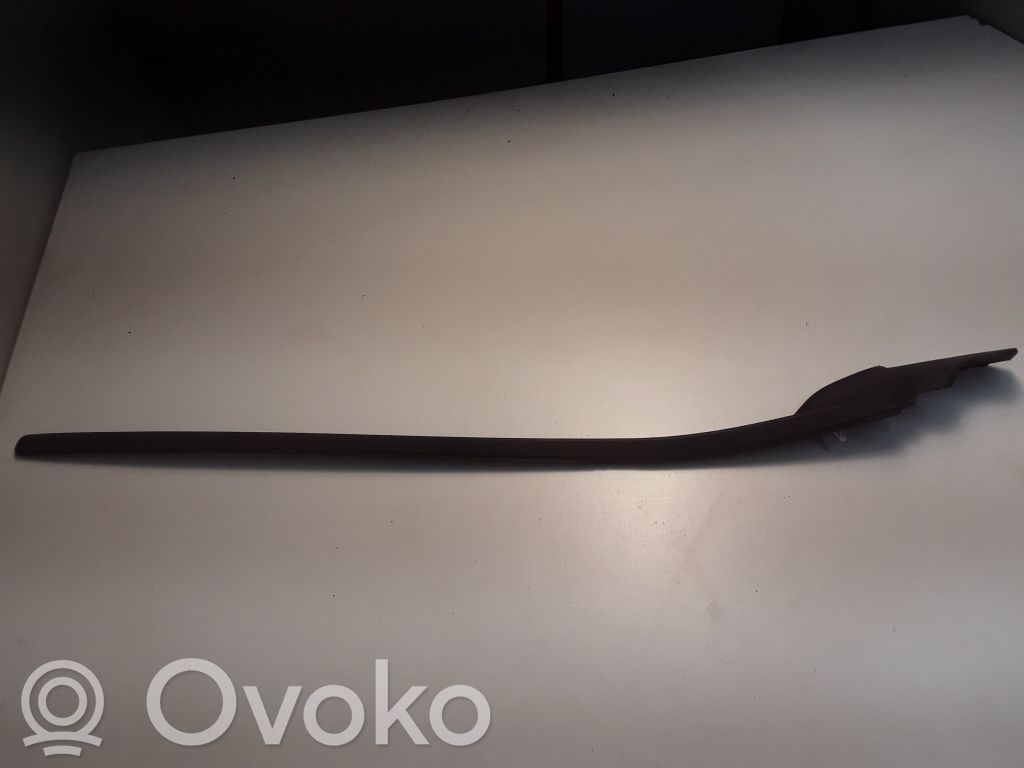 Volvo V40 Windshield trim 