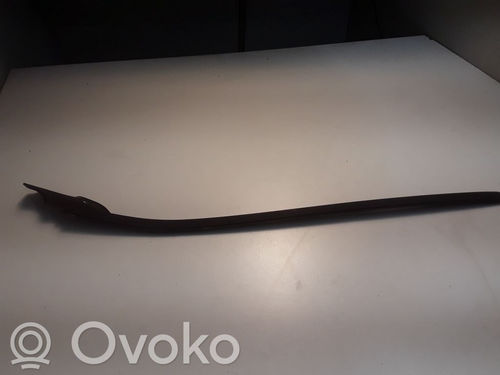 Volvo V40 Windshield trim 