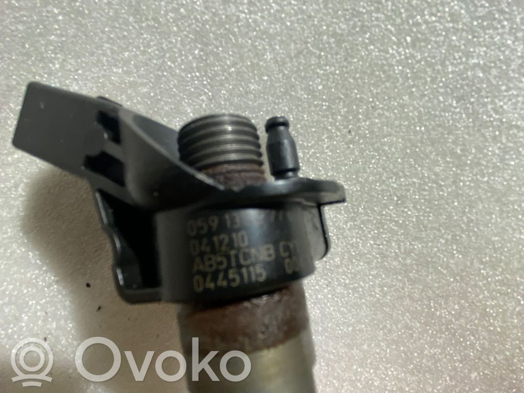 Audi A6 S6 C6 4F Polttoainesuutin 