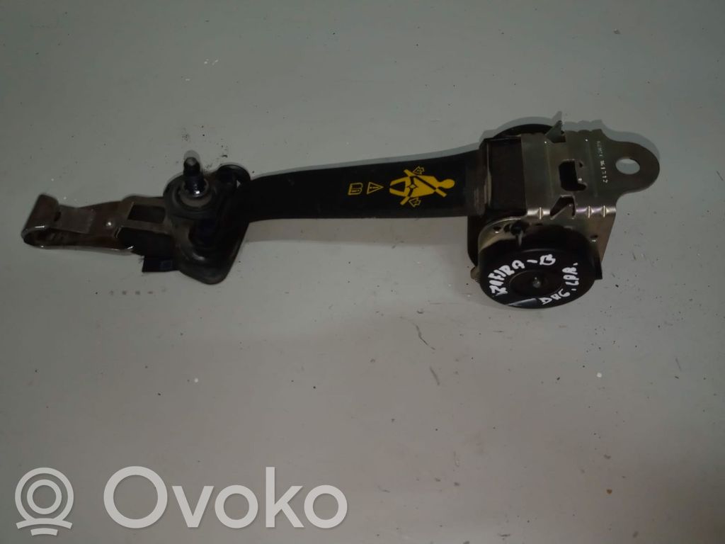 Opel Zafira B Cinturón trasero 