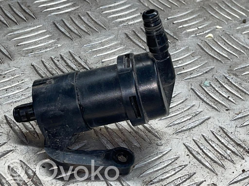 Headlight washer spray nozzle   E11010822