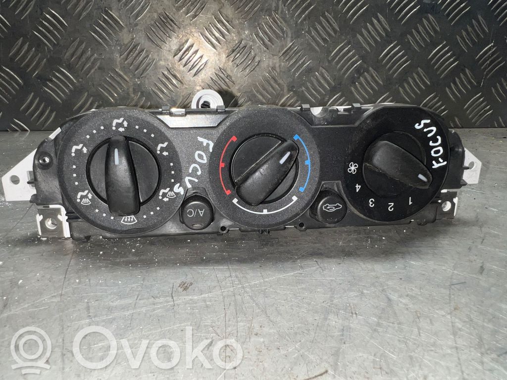 Climate control unit   7M5T19980