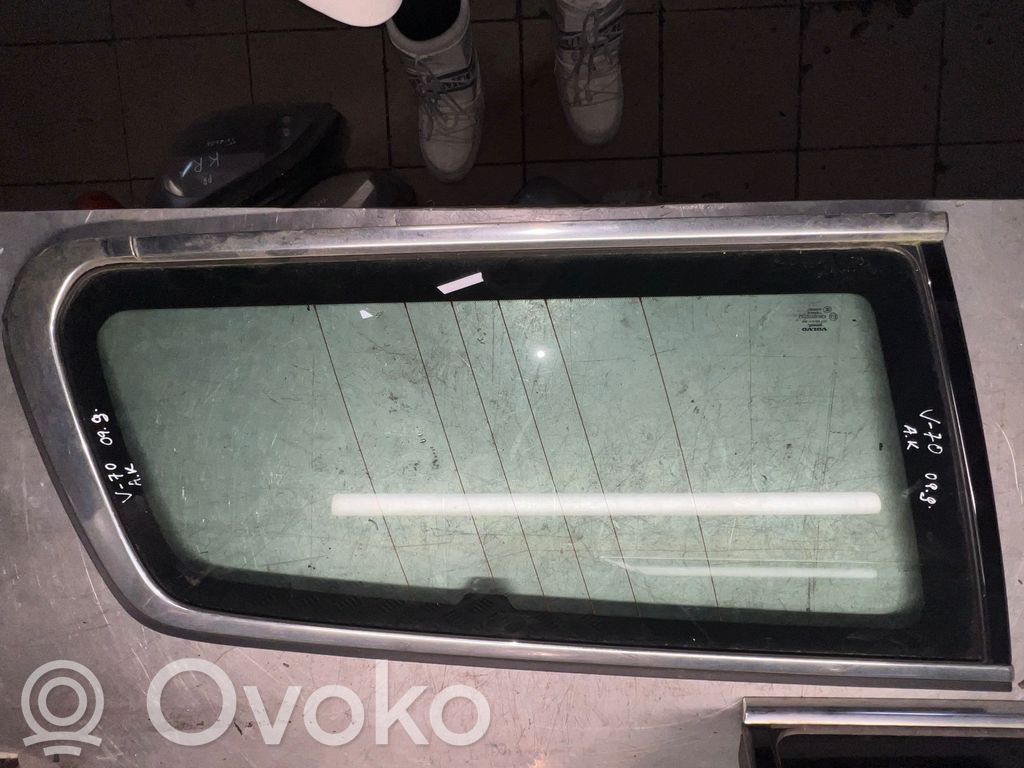 Volvo V70 Rear side window 