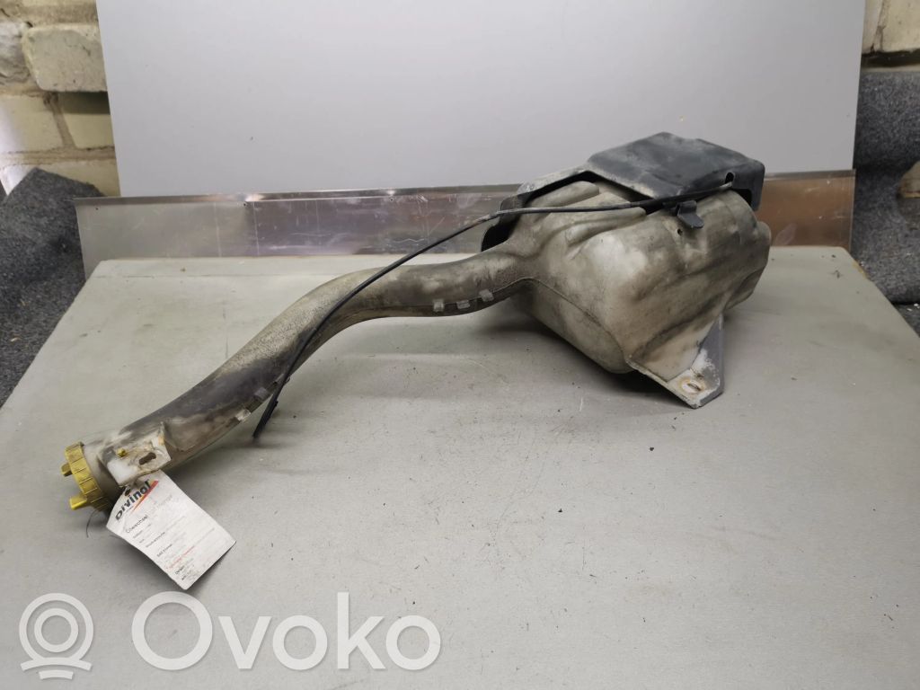Langų skysčio bakelis   YC1513D018AA