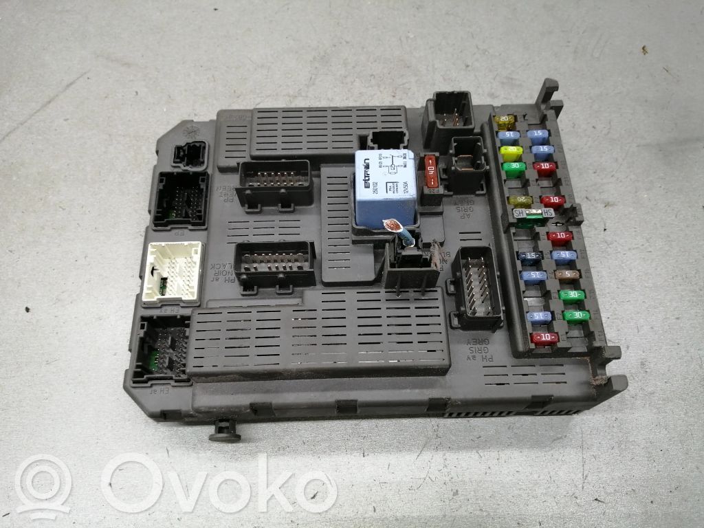 Peugeot 807 Fuse module 
