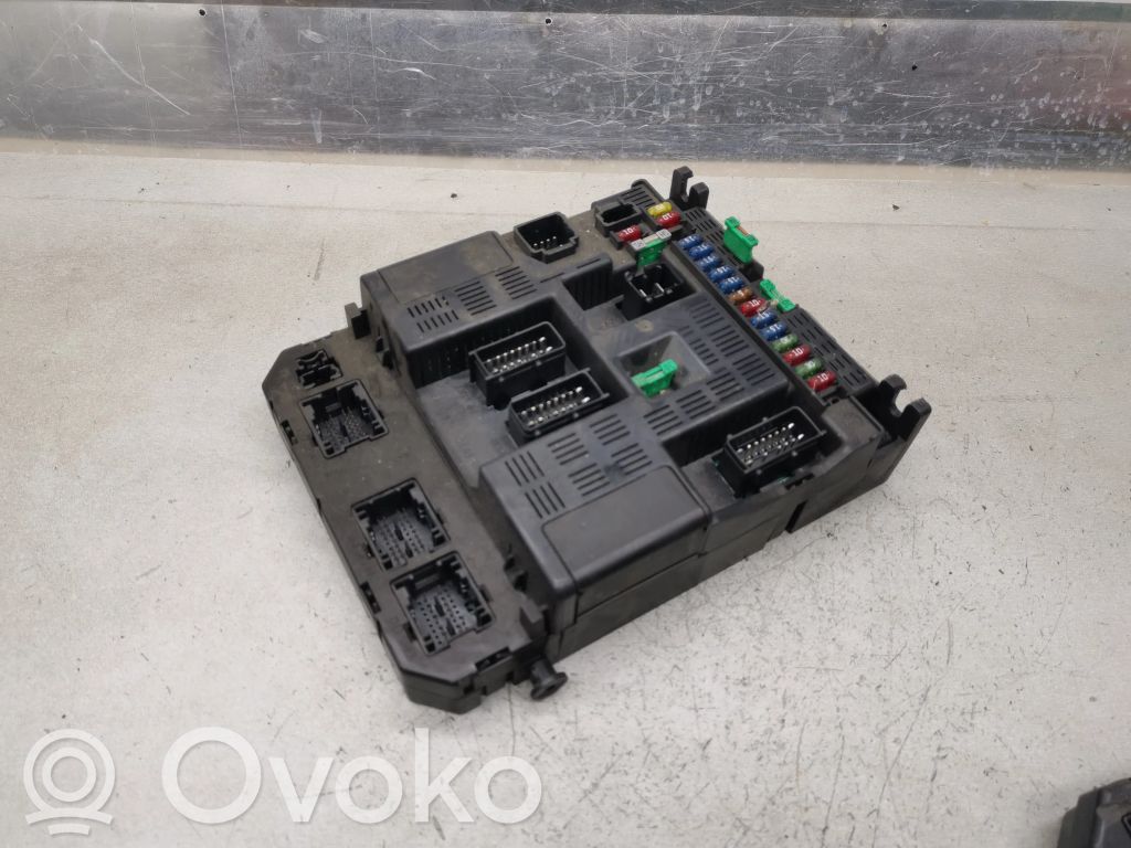 Peugeot 307 Fuse module 