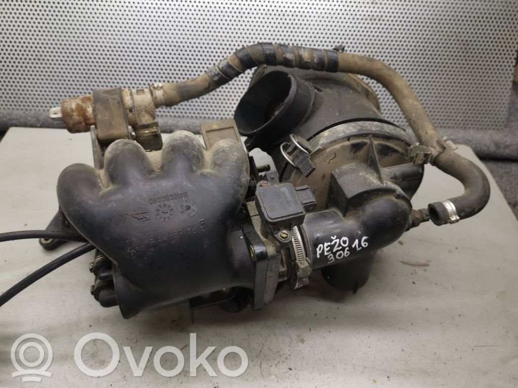 Peugeot 306 Colector de admisión 