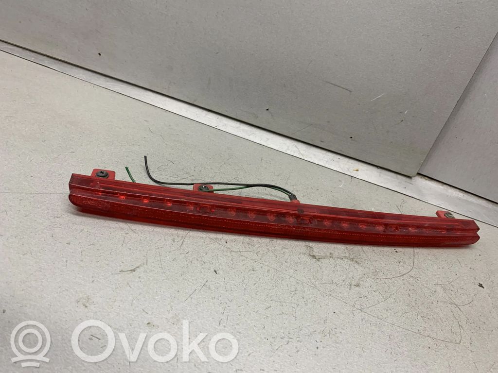Mazda 323 F Third/center stoplight 