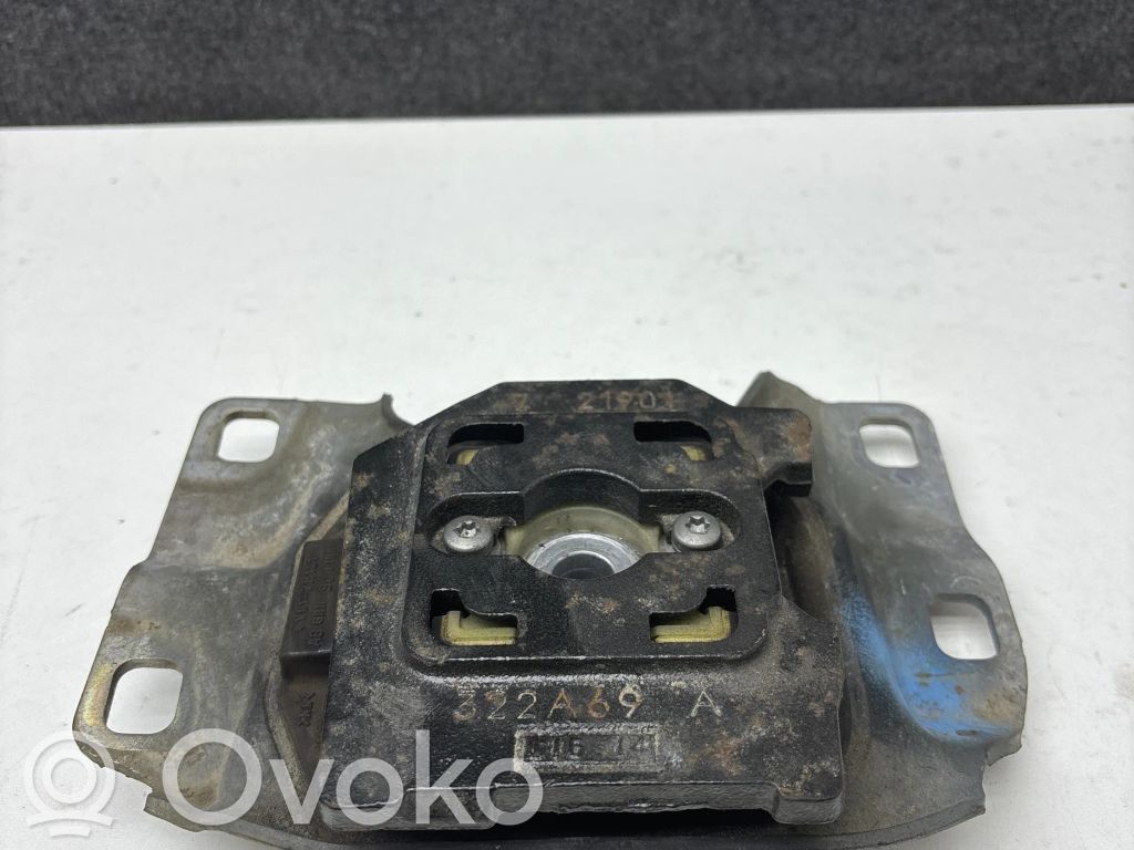Volvo V40 Engine mount bracket 
