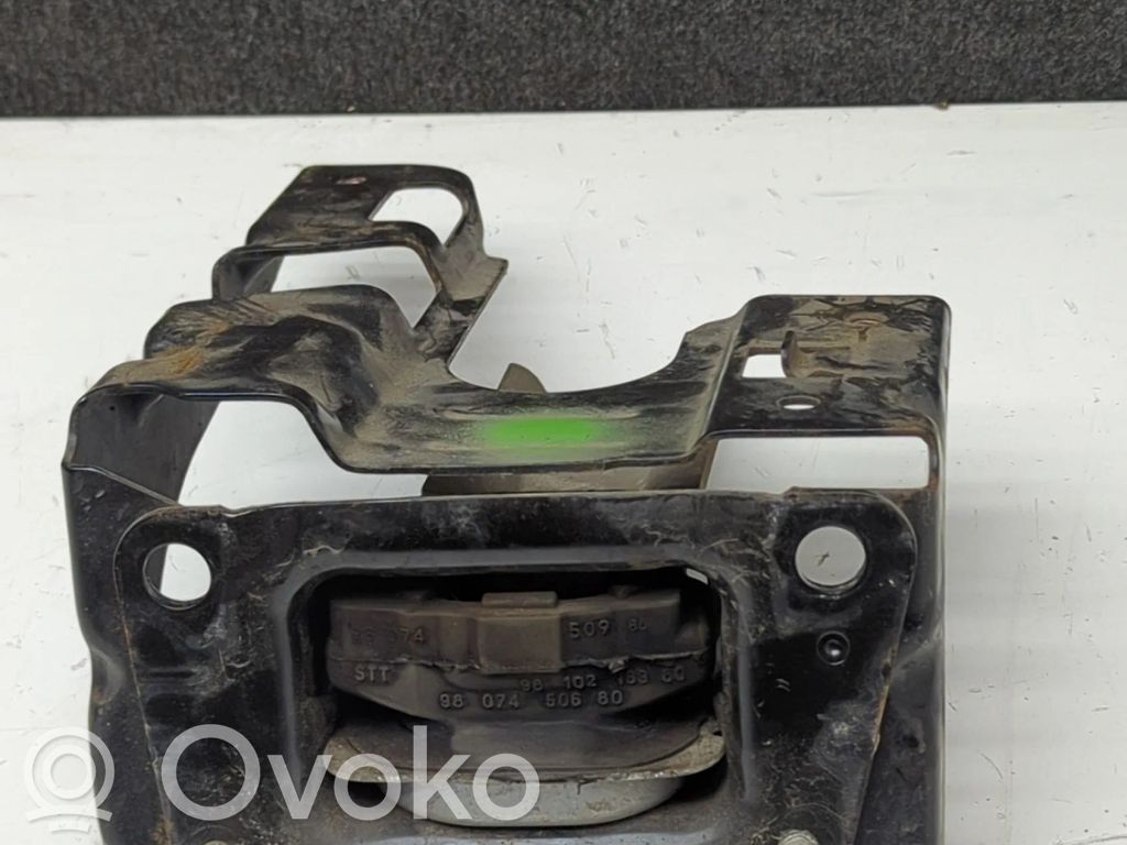 Citroen C3 Engine mount bracket 