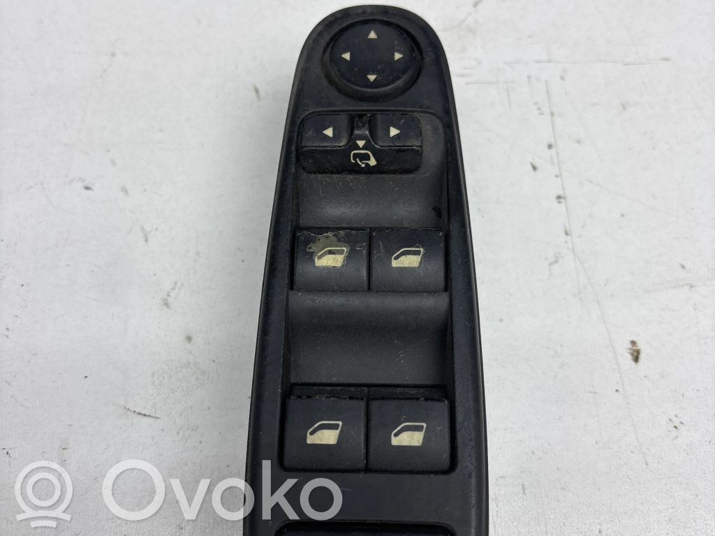Citroen C4 I Przyciski szyb 