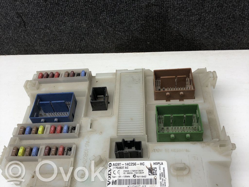 Volvo S80 Fuse module 