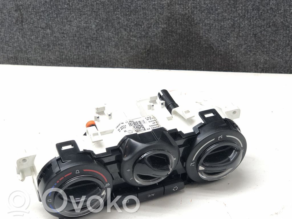 Peugeot 208 I Climate control unit 