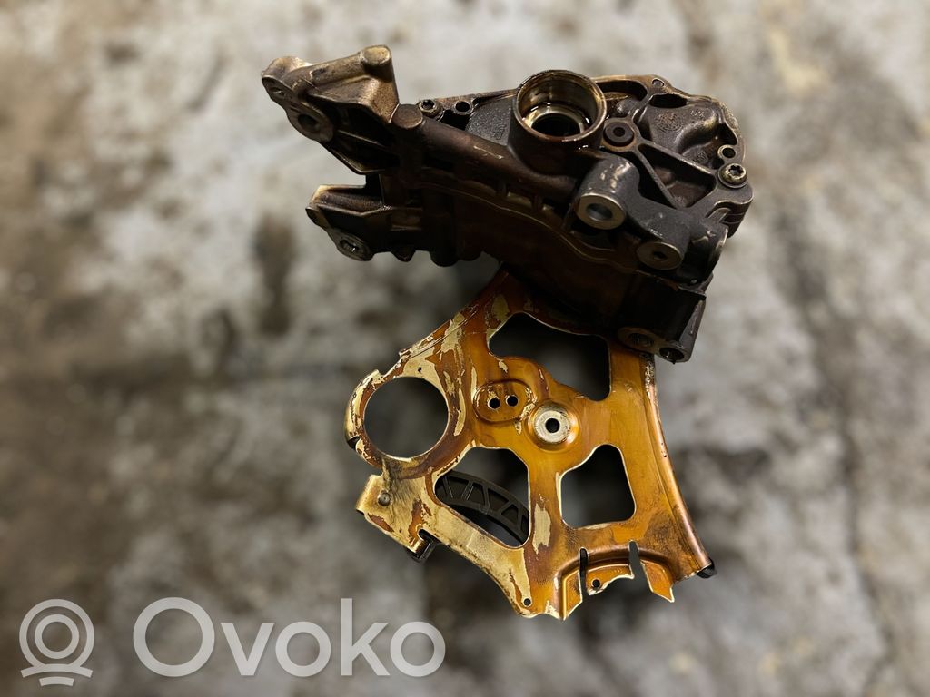 BMW 5 F10 F11 Oil pump 