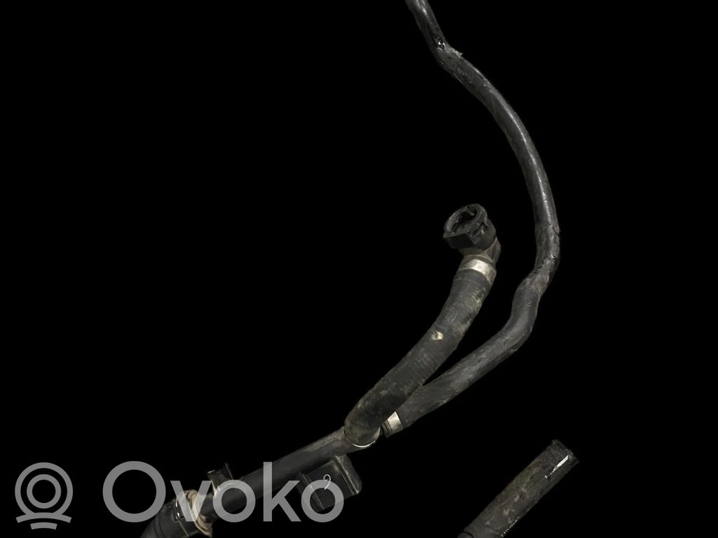Engine coolant pipe/hose   7576381