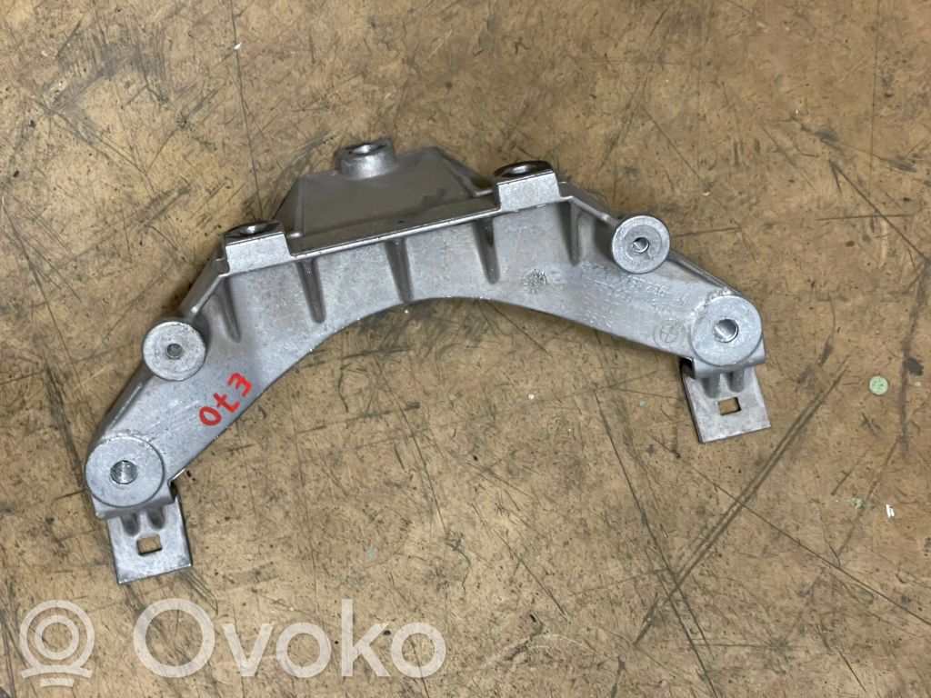 Engine mounting bracket   7137238,0060411