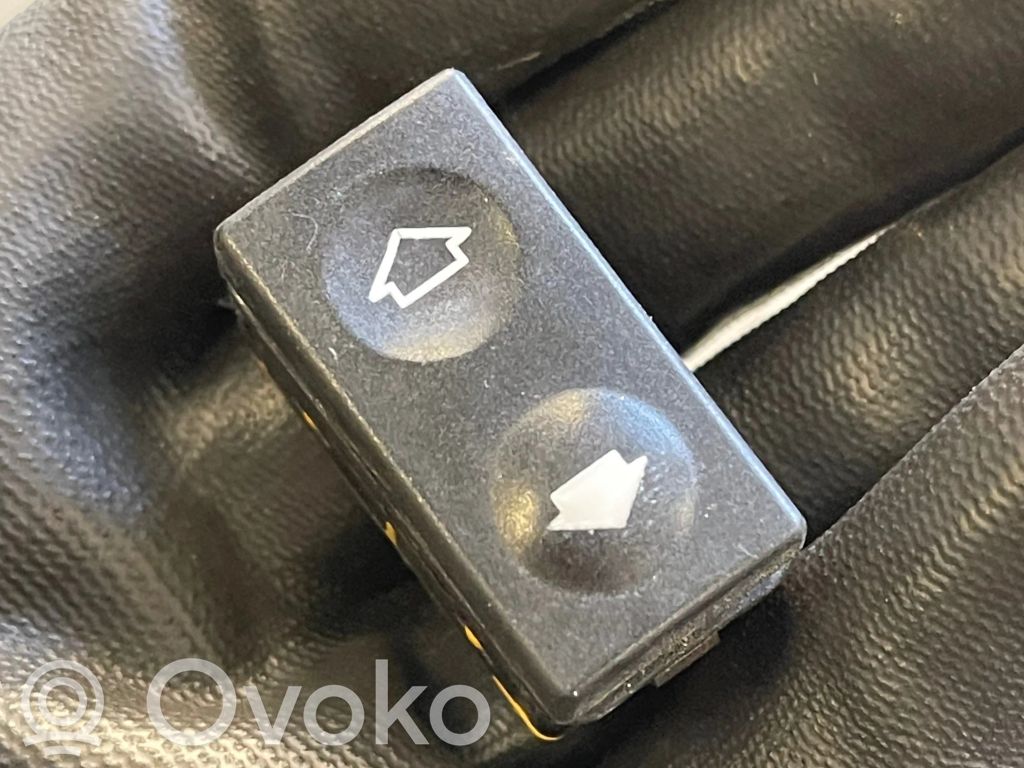 Electric window control switch   8368941